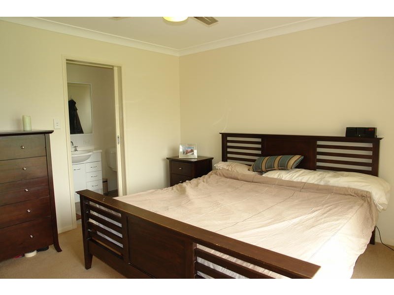 8 Oleosa Close, Moggill QLD 4070